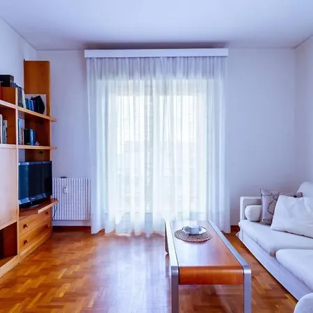 La Quiete. Two Bedrooms, 250m From The Apartment *