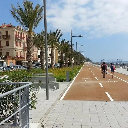 Apartment La Quiete. Two Bedrooms, 250m From The