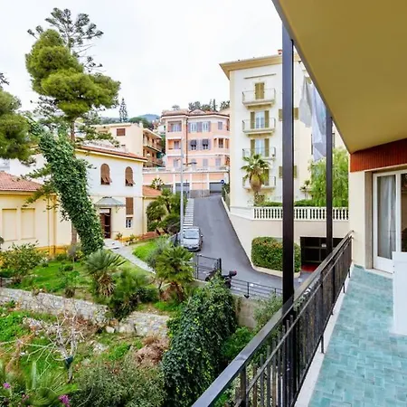 La Quiete. Two Bedrooms, 250m From The *