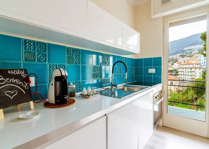 Appartamento La Quiete. Two Bedrooms, 250m From The Ospedaletti