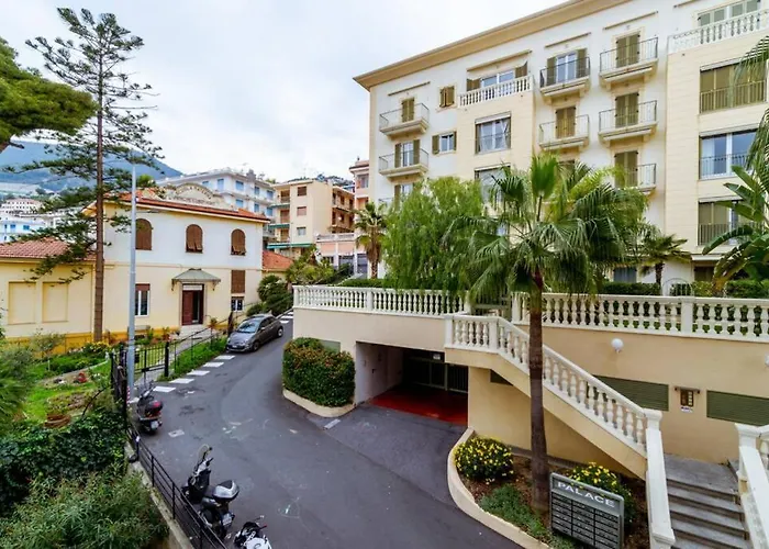 Appartamento La Quiete. Two Bedrooms, 250m From The Ospedaletti