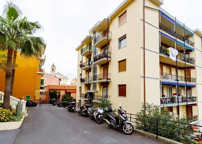 La Quiete. Two Bedrooms, 250m From The Ospedaletti