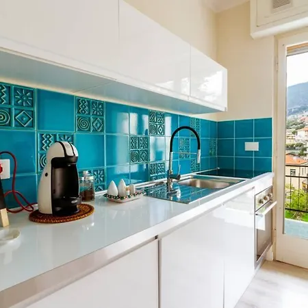 Appartement La Quiete. Two Bedrooms, 250m From The Ospedaletti